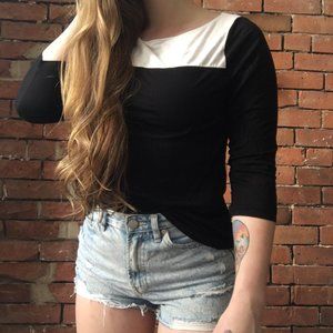 🌞H&M Black and White Color Block Top🌞